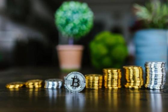 عملة BTC ترتفع 4% مع عودة المحادثات بين لجنة الأوراق المالية وشركة جرايسكيل بخصوص الصندوق المتداول في البورصة لتداول بيتكوين الفوريّ